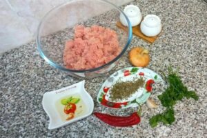Рецепт: Люля-кебаб из индейки — В духовке